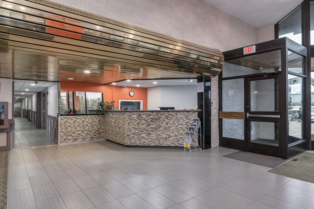 Airport Traveller'S Inn YYC Exterior foto