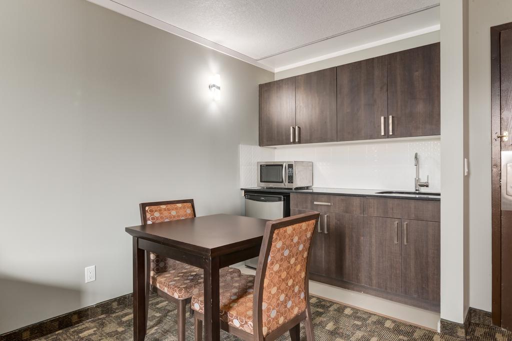 Airport Traveller'S Inn YYC Quarto foto