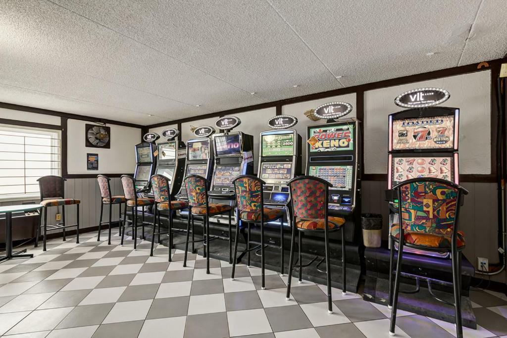 Airport Traveller'S Inn YYC Exterior foto