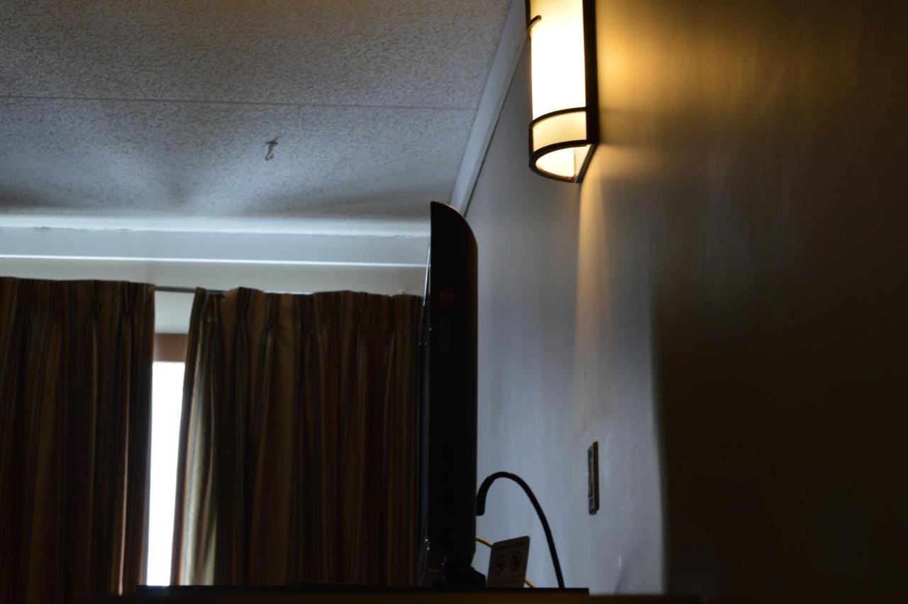 Airport Traveller'S Inn YYC Exterior foto