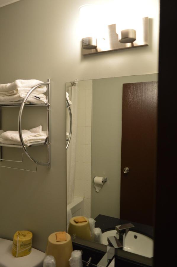 Airport Traveller'S Inn YYC Exterior foto
